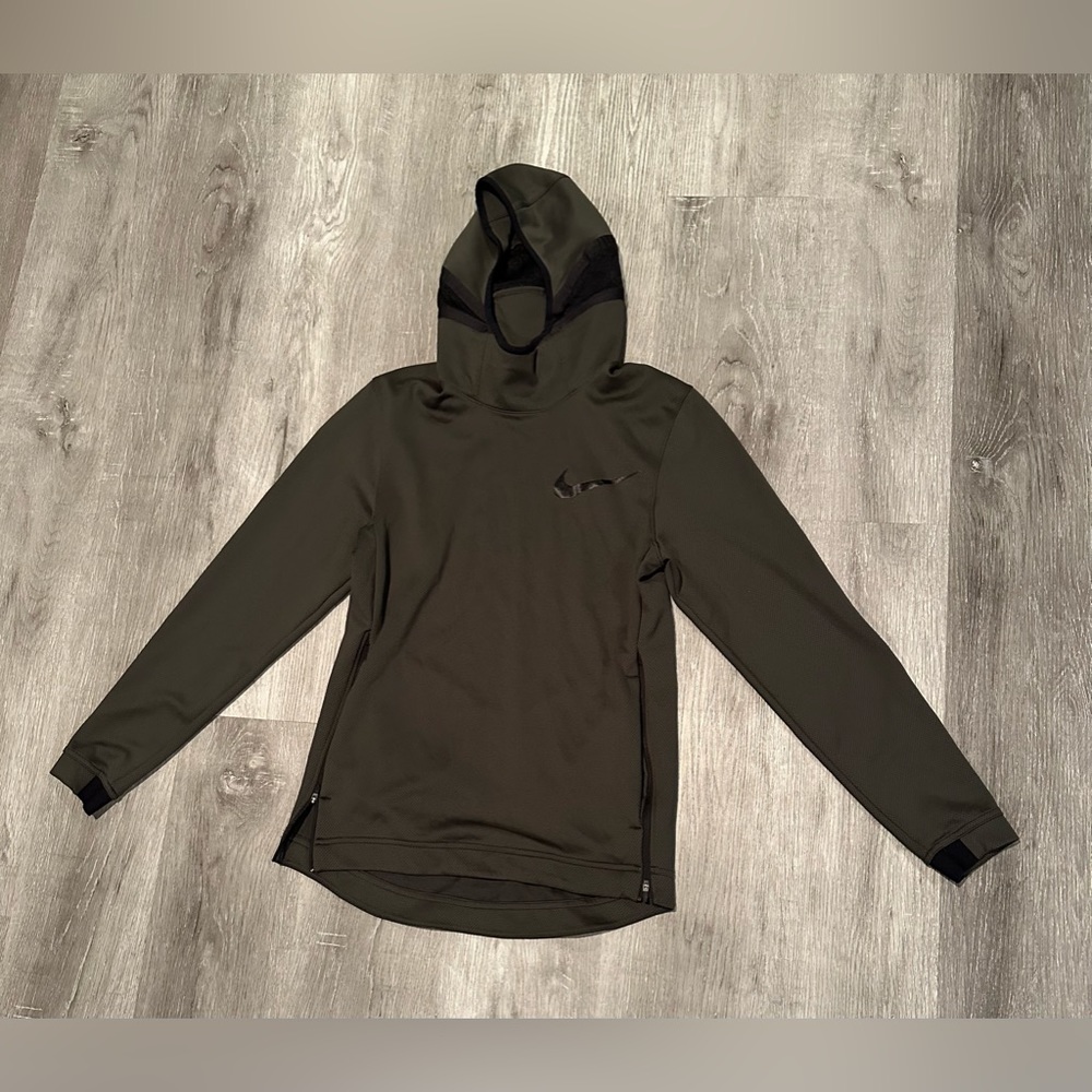 *BRAND NEW* Nike athletic hoodie, great for training very breathable